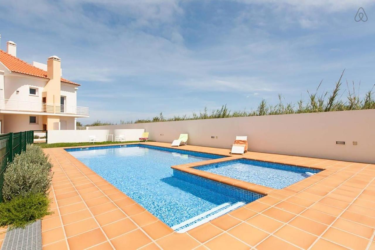 Casa Baleia - Praia E Piscina - 10 Pessoas Ferrel  Buitenkant foto